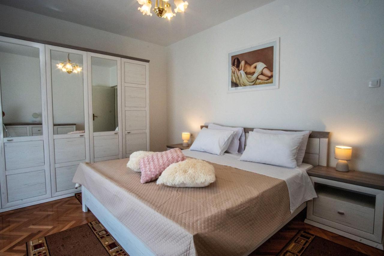 House Nada Apartman Muntic Exterior photo